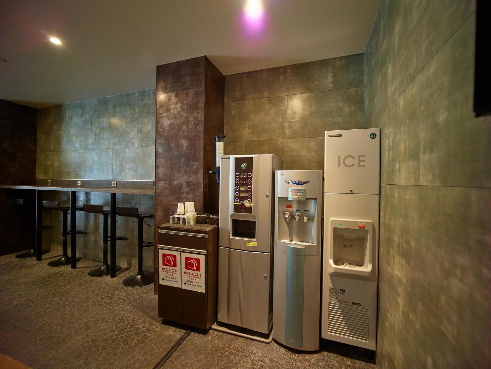 Hotel Sunplaza 2 Annex Oszaka Kültér fotó